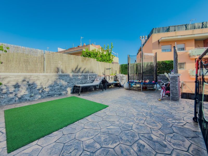 Foto 80d8e0d6-3748-4ba0-8e95-c2df7e636980. Casa adossada amb calefacció aparcament a Olivella