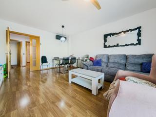 Piso en Centrevila. Piso con balcon y parking