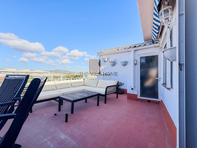 Foto eae5cbb7-039a-4601-aaa1-0ad58a457924. Penthouse in Barri de Mar Vilanova i la Geltrú
