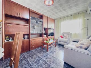 Appartement à Centre. Piso con ascensor y tres habitaciones en verge de montserrat