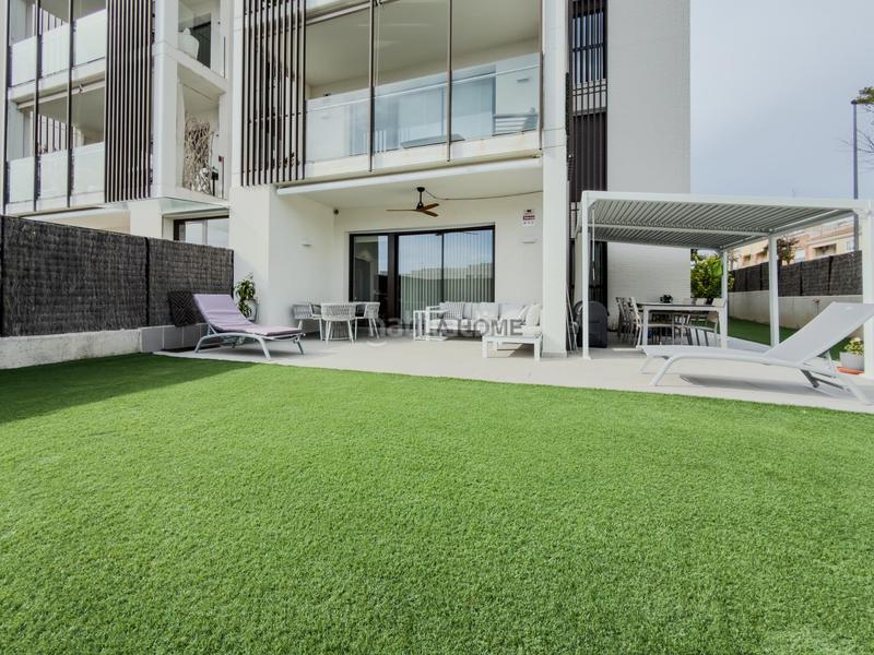 Foto 6f5eb90b-e763-4748-b4b5-d39b64cc6179. Piso planta baja con amplia terraza en La Collada-Sis Camins Vilanova i la Geltrú