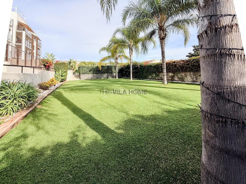 Foto c9105006-c1a1-4fa4-b6d3-3a62d1505700. Piso planta baja con amplia terraza en La Collada-Sis Camins Vilanova i la Geltrú