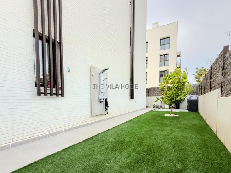 Foto df530168-ef25-4a8a-a528-30bf55f2f4b3. Piso planta baja con amplia terraza en La Collada-Sis Camins Vilanova i la Geltrú