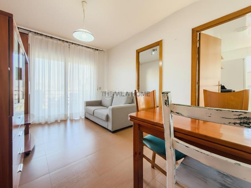 Foto 730350dd-1a18-45d0-aaa5-541299ac9ca6. Piso  de 1 habitación con amplio balcón, a 2 minutos de la estación y 5 de la playa en Cubelles