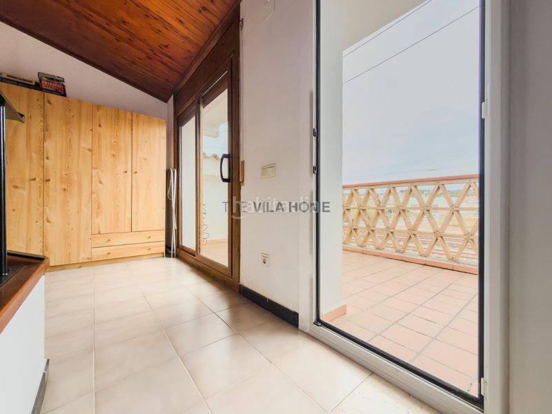 Foto b517632c-b516-44df-b409-82ee2c0cc1ba. Casa a schiera con parcheggio in Can Nicolau - Les Sorres - Valparaiso Cunit