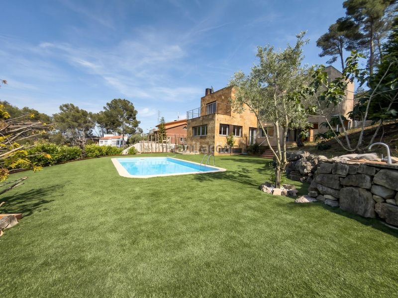 Foto 770f763d-0b16-4621-8a64-d249e412efdb. Casa amb calefacció aparcament piscina a Olivella