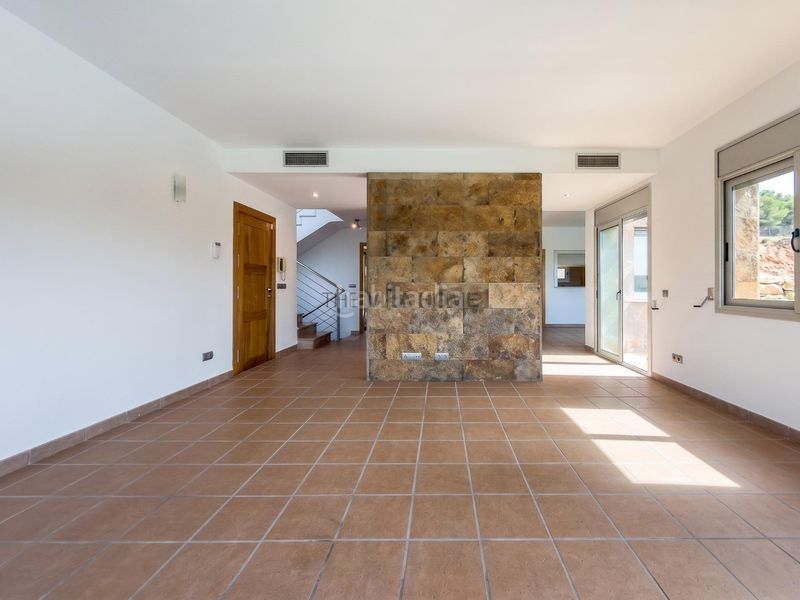 Foto b1fdafbc-ff92-4e6d-a15f-bd4c20788793. Casa amb calefacció aparcament piscina a Olivella