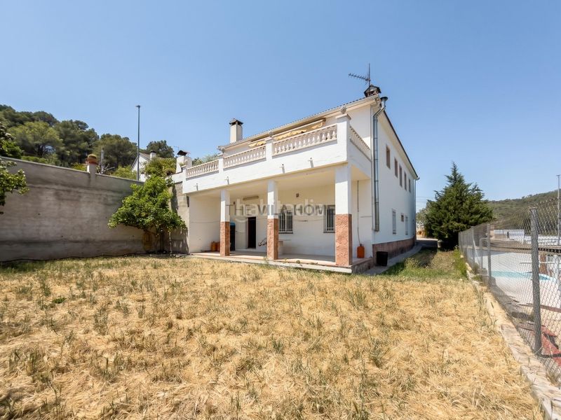 Foto b9529ba8-16f4-441f-b93d-dbffc7d2cc79. Casa amb calefacció aparcament a Canyelles