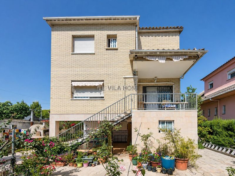 Foto daa42c21-fa7a-4c36-acdf-b3691b7adb3a. Masia amb aparcament a La Collada-Sis Camins Vilanova i la Geltrú
