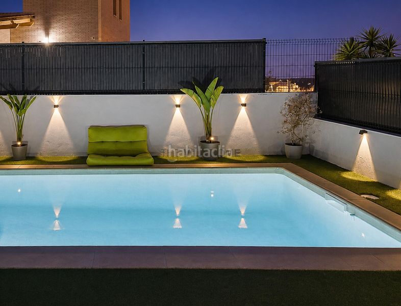 Foto a26420f0-a2c4-44ba-8704-f2a5b1320678. Casa aparellada amb calefacció aparcament piscina a Cunit
