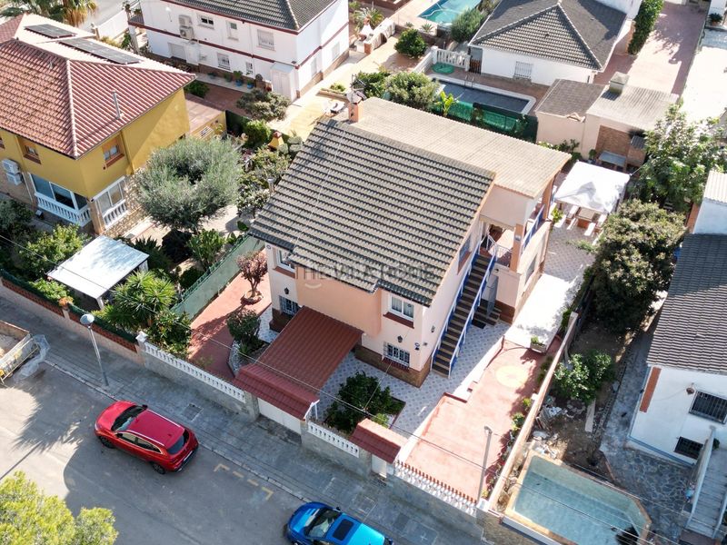 Foto 67fd77cd-8315-44d9-93fc-acdb819c5b0b. Chalet  independiente en Cunit residencial Cunit