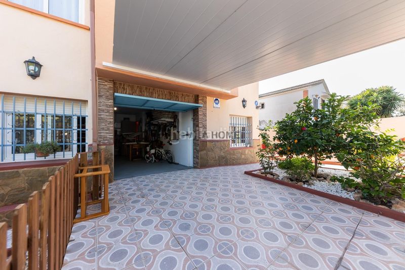 Foto 7414a730-b408-4e57-966c-ffc3ddaa839e. Chalet  independiente en Cunit residencial Cunit