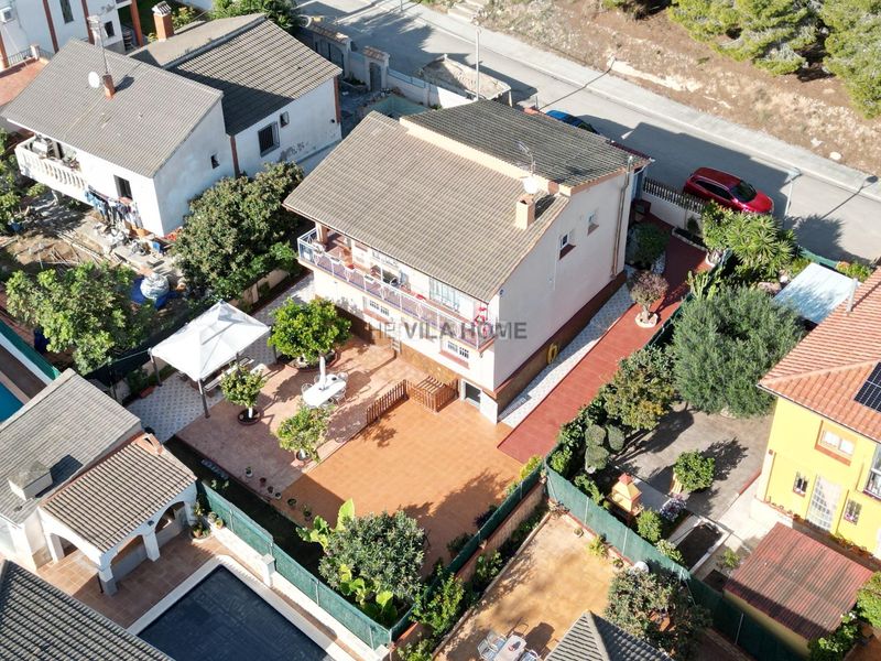 Foto 8627c480-35bd-4879-96eb-bf8f63cae57b. Chalet  independiente en Cunit residencial Cunit