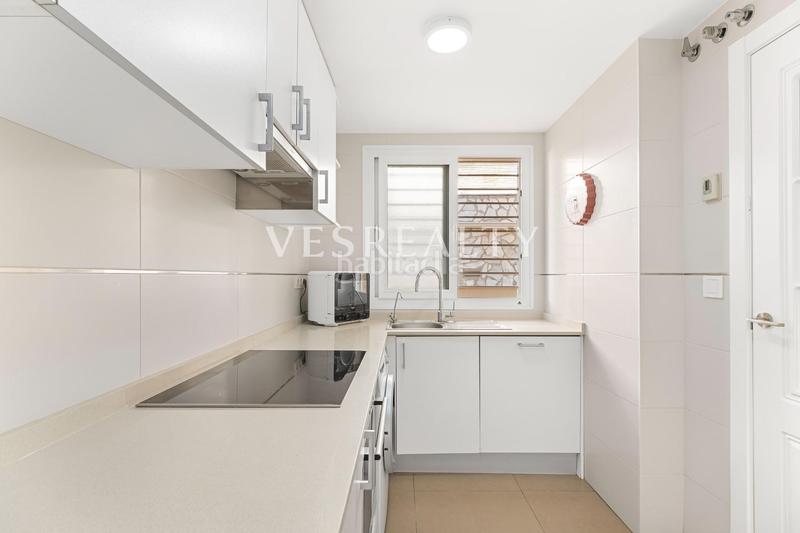 Foto ab6d2794-e2fd-473b-af97-ec3229da1f81. Apartamento en Playa Muchavista Campello (el)