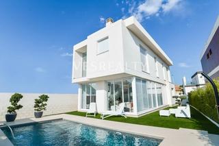 Chalet in Monte y Mar