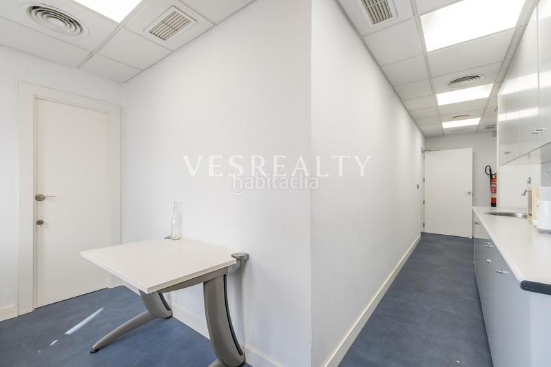 Foto 0b58d1ee-51d5-454f-bb80-b3cc5f35cbbe. Oficina en Ensanche-Diputación Alicante