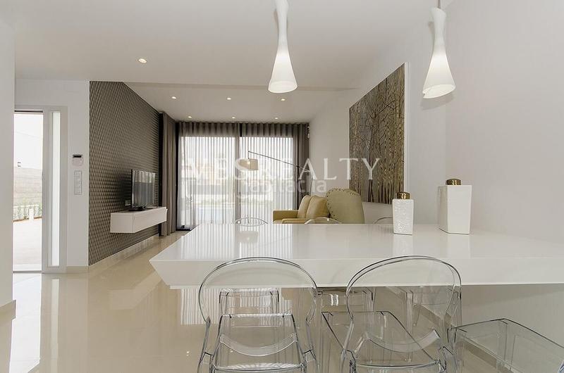 Foto 3178822a-65df-4317-af7a-6262734bf5de. Chalet en Campoamor Orihuela