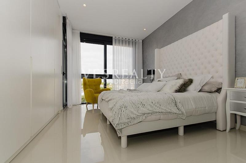 Foto 502dfdfc-1882-4fd2-8715-87be74e0912f. Chalet en Campoamor Orihuela