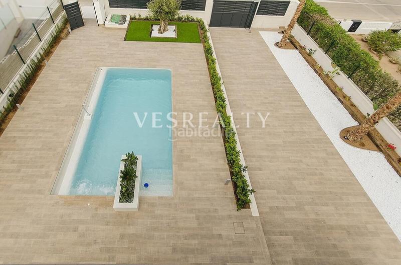 Foto 5fb51d6f-348a-424e-aa41-438af9764161. Chalet en Campoamor Orihuela