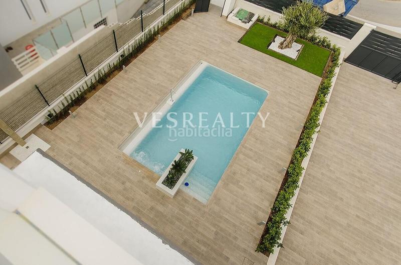 Foto facf1c56-88f2-40cf-9ff1-d38324e0a7e7. Chalet en Campoamor Orihuela