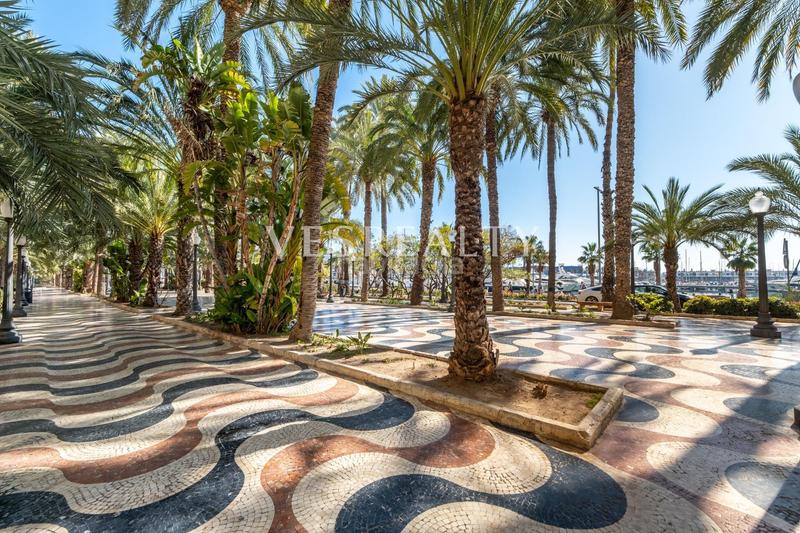 Foto 683149b3-7ec4-4ab2-8b57-a99410691367. Flat in explanada de españa 8 in Casco Antiguo - Sta. Cruz - Ayuntamiento Alicante