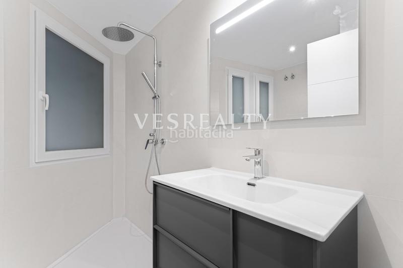 Foto 7e801068-b59e-46f7-a5cc-09ecc84b6145. Flat in explanada de españa 8 in Casco Antiguo - Sta. Cruz - Ayuntamiento Alicante