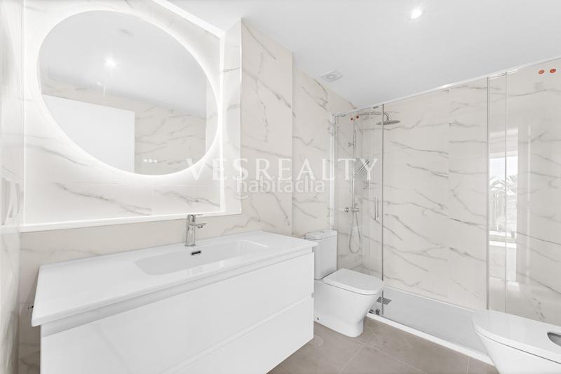 Foto ca720eac-d160-4db6-9bb2-459c80ab49a1. Flat in explanada de españa 8 in Casco Antiguo - Sta. Cruz - Ayuntamiento Alicante