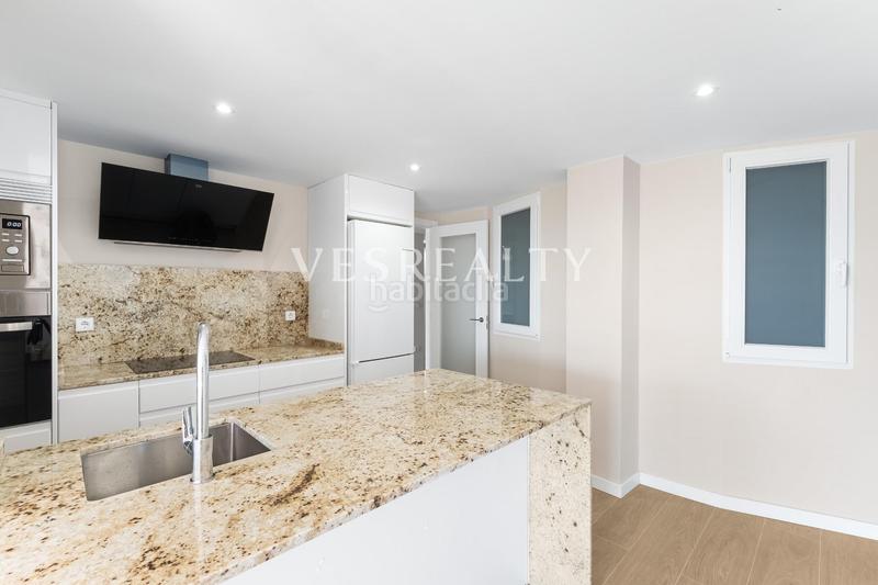 Foto e31bc384-0915-4617-bb14-53a76960baba. Flat in explanada de españa 8 in Casco Antiguo - Sta. Cruz - Ayuntamiento Alicante