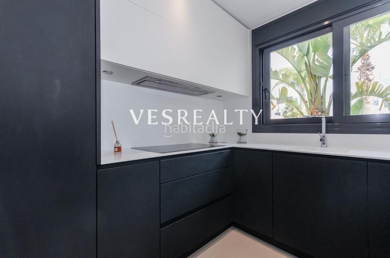 Foto 3d182140-bf2d-472e-b840-b9a432fbcb64. Chalet en Campoamor Orihuela