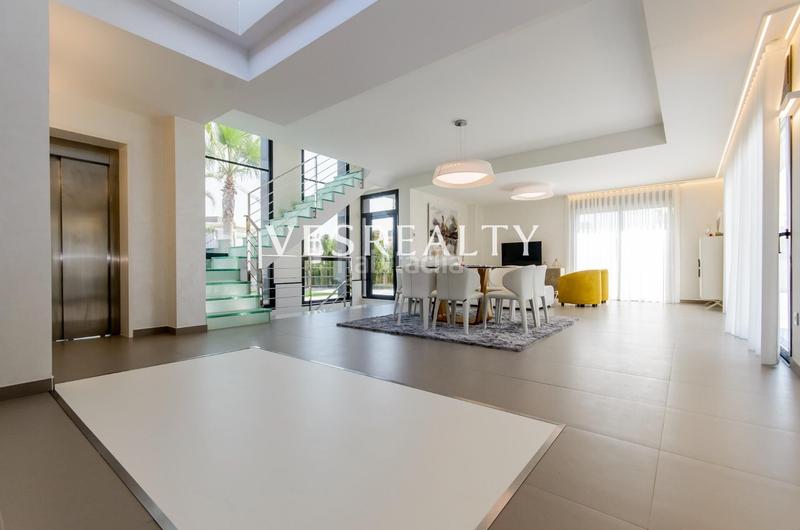 Foto 84bd4568-f419-40c9-90c0-aa08148fa754. Chalet en Campoamor Orihuela