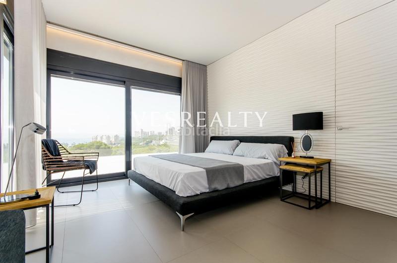 Foto c30dfb8d-74f3-47a3-9cbe-8f947e6bfde0. Chalet en Campoamor Orihuela