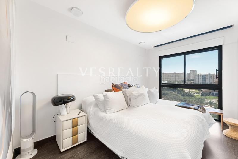 Foto c42097b7-0729-45bd-ad5d-da1a05dc7203. Flat with heating parking pool in Alicante golf Alicante