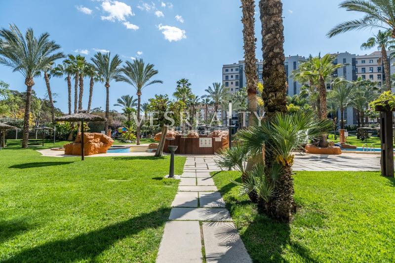 Foto e8392116-721e-4138-97d1-5a4553774640. Flat with heating parking pool in Alicante golf Alicante