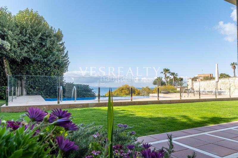 Foto 04341fb2-a9b6-44c3-97ab-b5c02ac20b9e. Chalet exclusiva villa en primera línea de mar en cabo huertas en Alicante