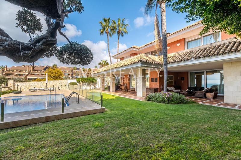 Foto 12b551a7-5e15-4812-8c8c-85b817d81093. Chalet exclusiva villa en primera línea de mar en cabo huertas en Alicante