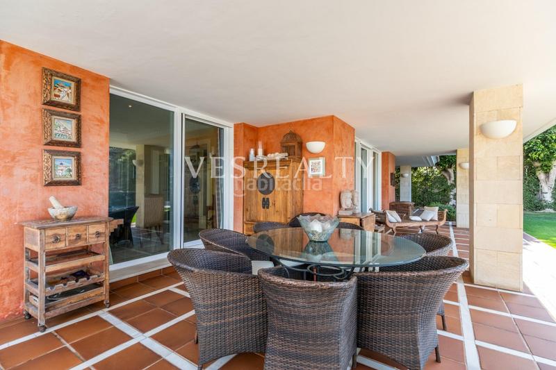 Foto 497320bd-f5b0-4e87-b049-b88421eabc2d. Chalet exclusiva villa en primera línea de mar en cabo huertas en Alicante