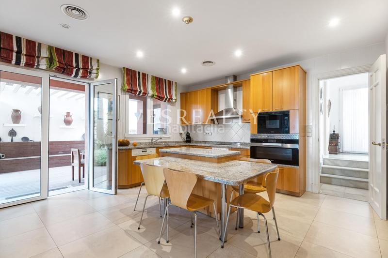 Foto 6baeff81-ecb3-46f6-bf3e-9bb30cfd44e4. Chalet exclusiva villa en primera línea de mar en cabo huertas en Alicante