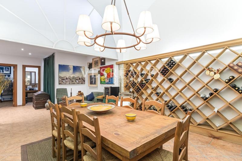 Foto d2aceec8-8882-46ce-a296-41fd7325cf6d. Chalet exclusiva villa en primera línea de mar en cabo huertas en Alicante