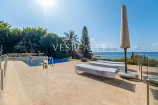 Chalet  Avenida avenida de la costa blanca. Exclusiva villa en primera línea de mar en cabo huertas