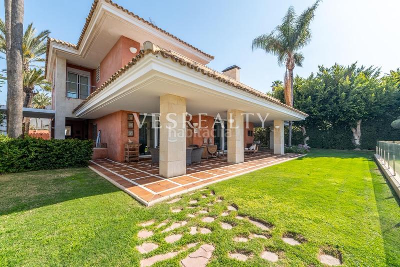 Foto f0329b79-a301-4827-9f76-a8b365ff451c. Chalet exclusiva villa en primera línea de mar en cabo huertas en Alicante