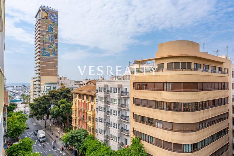 Foto 08463266-0cb8-4071-89b6-02e76688f643. Piso  , zona de rambla méndez núñez en Casco Antiguo - Sta. Cruz - Ayuntamiento Alicante