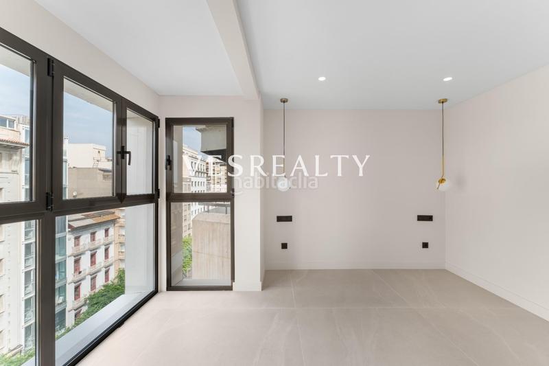 Foto b23ec771-5768-4cca-8878-214b01c5a993. Piso  , zona de rambla méndez núñez en Casco Antiguo - Sta. Cruz - Ayuntamiento Alicante