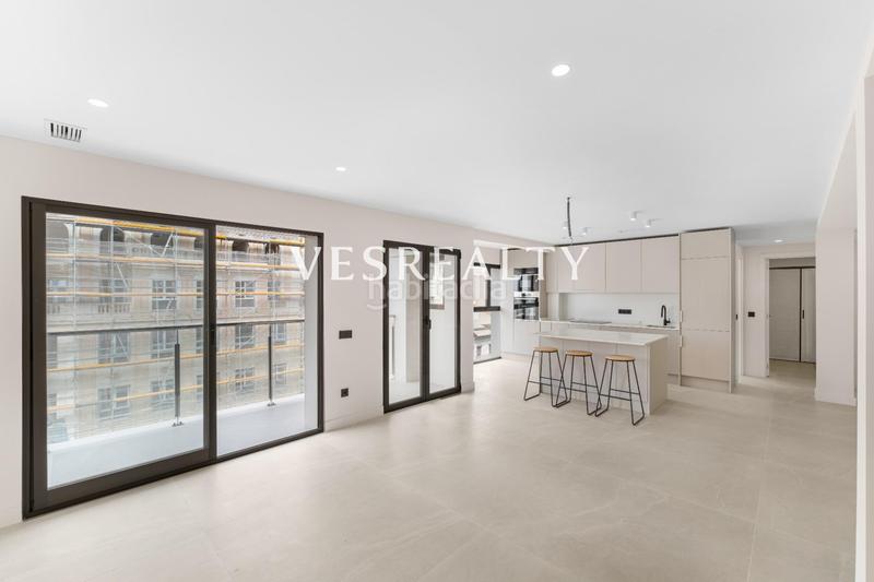 Foto c5b60140-21a4-4922-bd79-ef8d9dd40c9c. Piso  , zona de rambla méndez núñez en Casco Antiguo - Sta. Cruz - Ayuntamiento Alicante