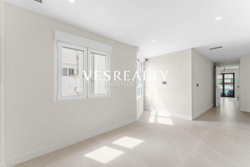 Foto dc04fa51-93cc-460e-a806-ae81a22bcb42. Piso  , zona de rambla méndez núñez en Casco Antiguo - Sta. Cruz - Ayuntamiento Alicante
