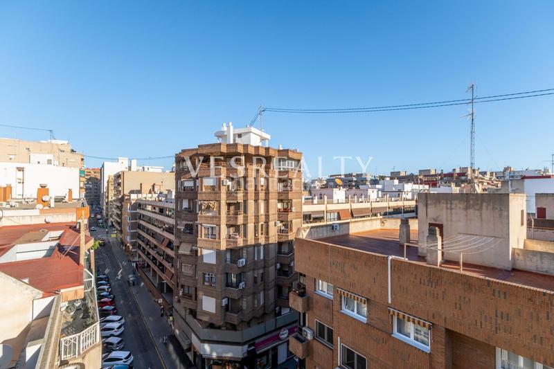 Foto 100f0273-e39a-4d79-bbb0-d694cd788ea6. Alquiler piso en Ensanche-Diputación Alicante