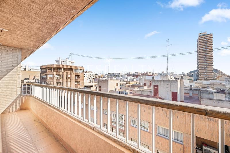 Foto e9a683d0-8d26-4d61-9150-9210c6ee5e22. Alquiler piso en Ensanche-Diputación Alicante