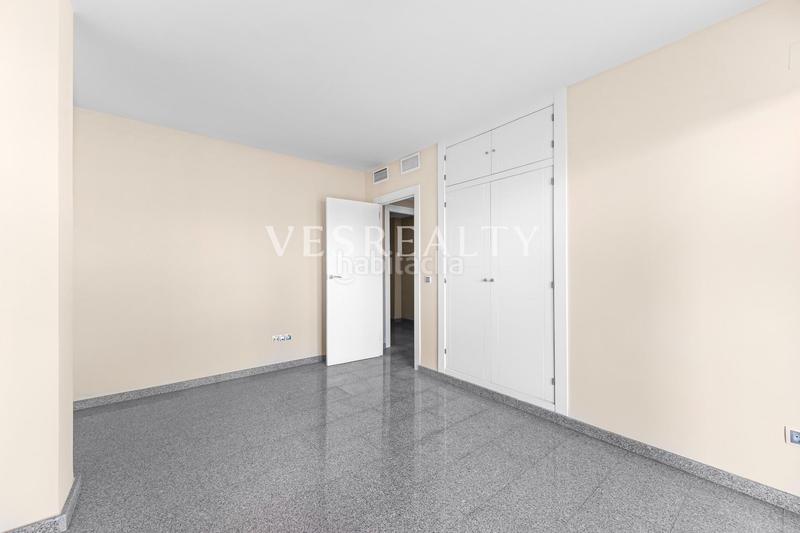 Foto fd5cc6bc-a5fa-4576-b8bb-8f50524f82a3. Alquiler piso en Ensanche-Diputación Alicante