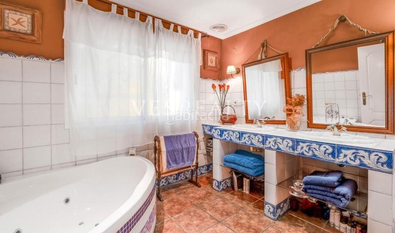 Foto 27d85bea-b27c-4711-9aaa-cab3466f813a. Chalet in Vistahermosa Alicante