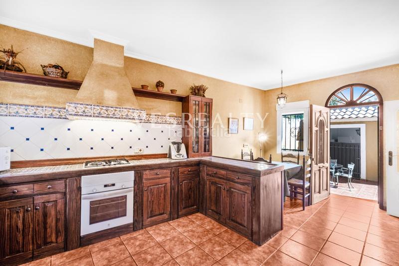 Foto 5e823205-da34-4c84-bcab-b995c6f702fe. Chalet in Vistahermosa Alicante