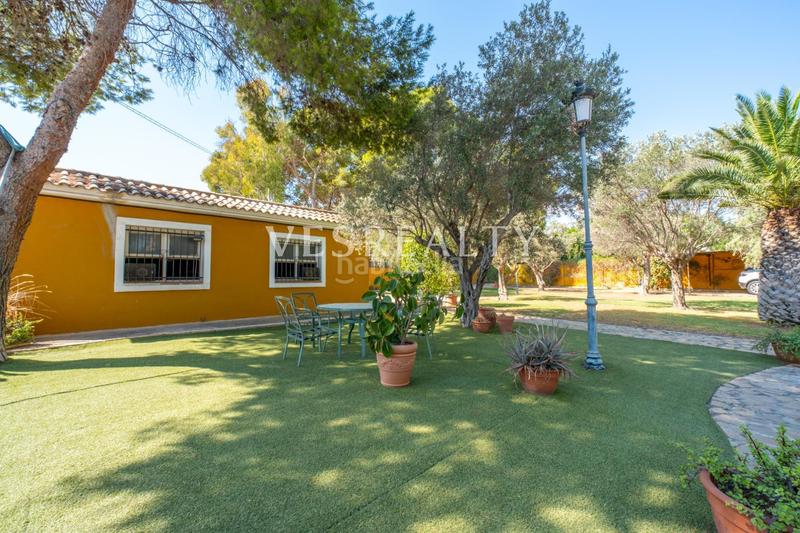 Foto 87e69cb2-867c-47f3-b49b-b0601546e625. Chalet in Vistahermosa Alicante